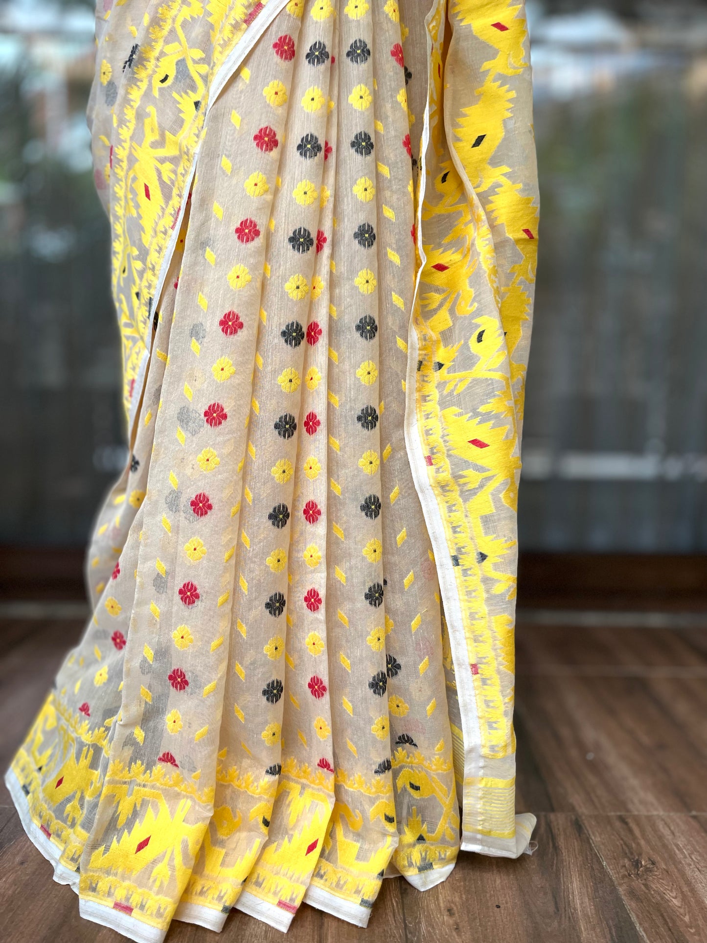 Jamdani Saree | Creamy Vibes
