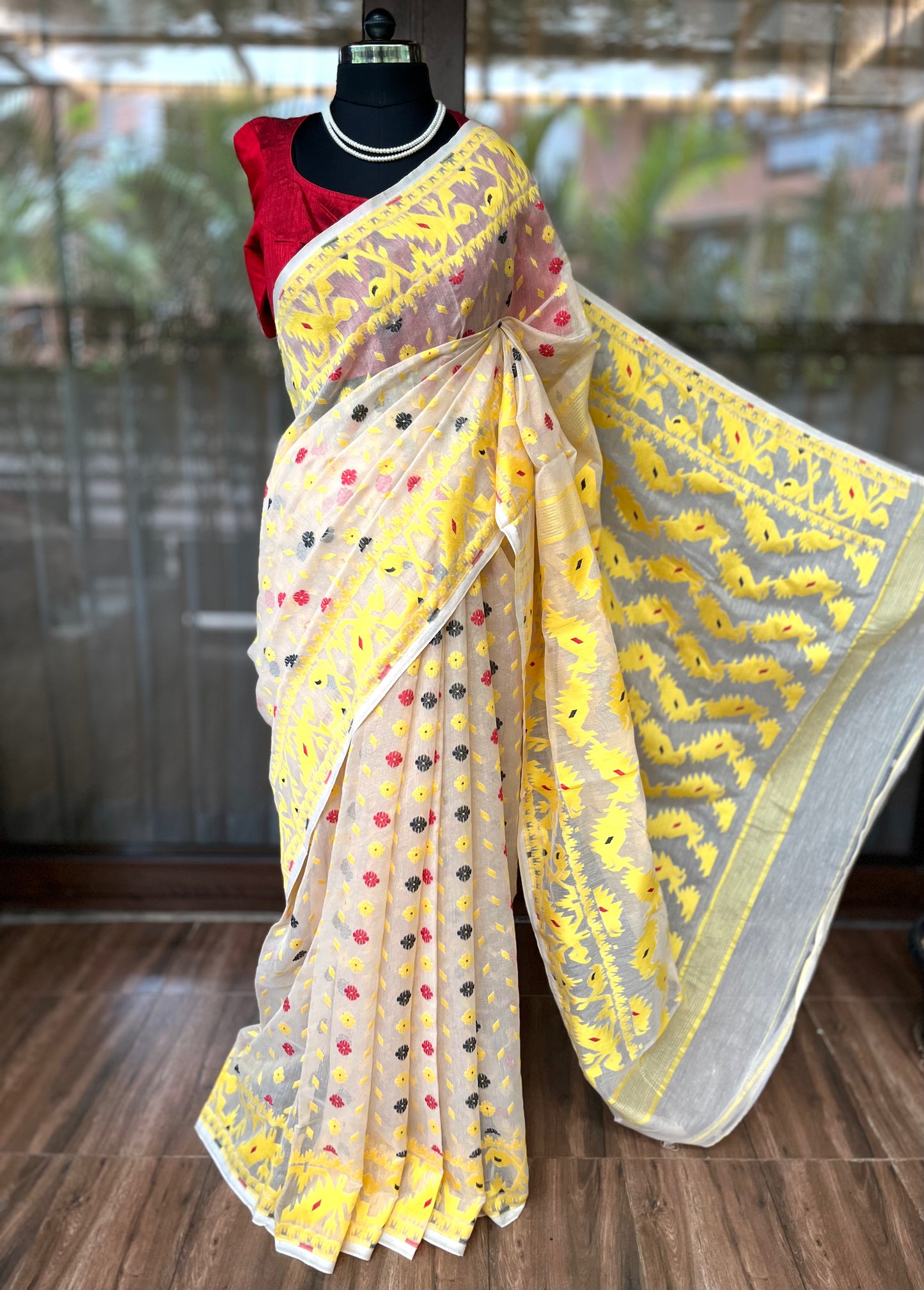 Jamdani Saree | Creamy Vibes