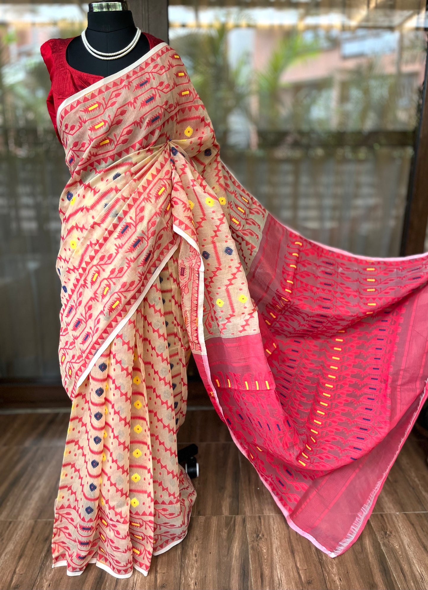 Jamdani saree | Beige Rouge