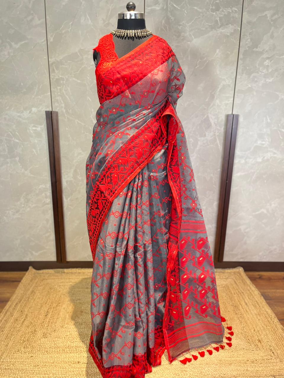Surkh Dhuan | Jamdani Saree