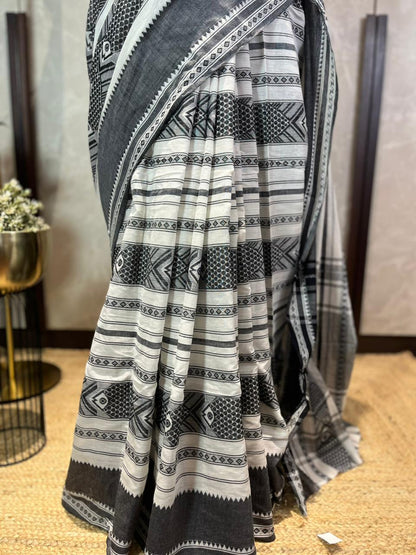 Black Fishes | Handloom Cotton Saree