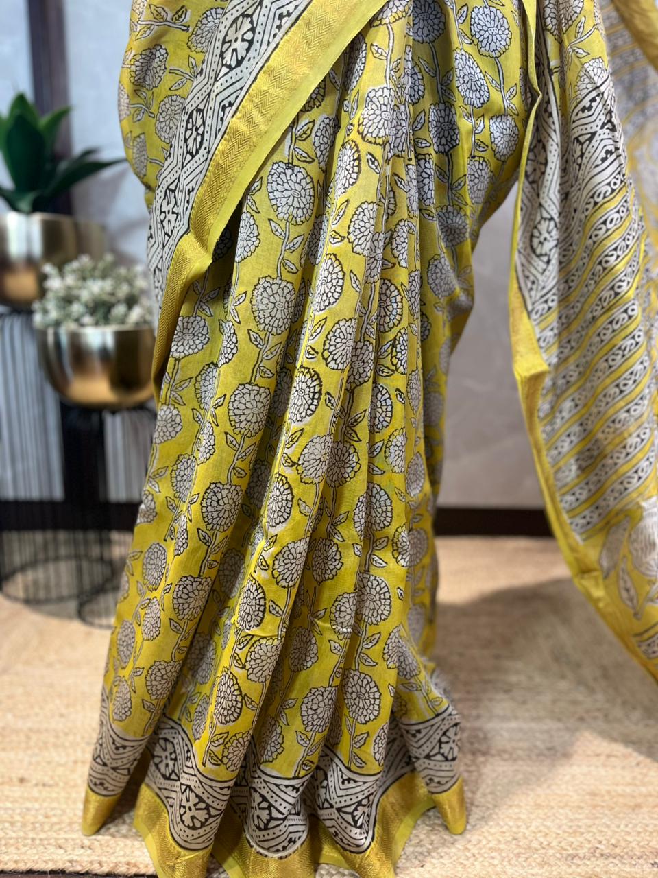 Phoolon ki Chaadar | Handblock Printed Maheshwari Silk Saree