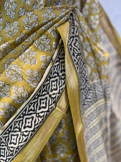 Piyusha | Handblock Printed Maheshwari Silk Saree