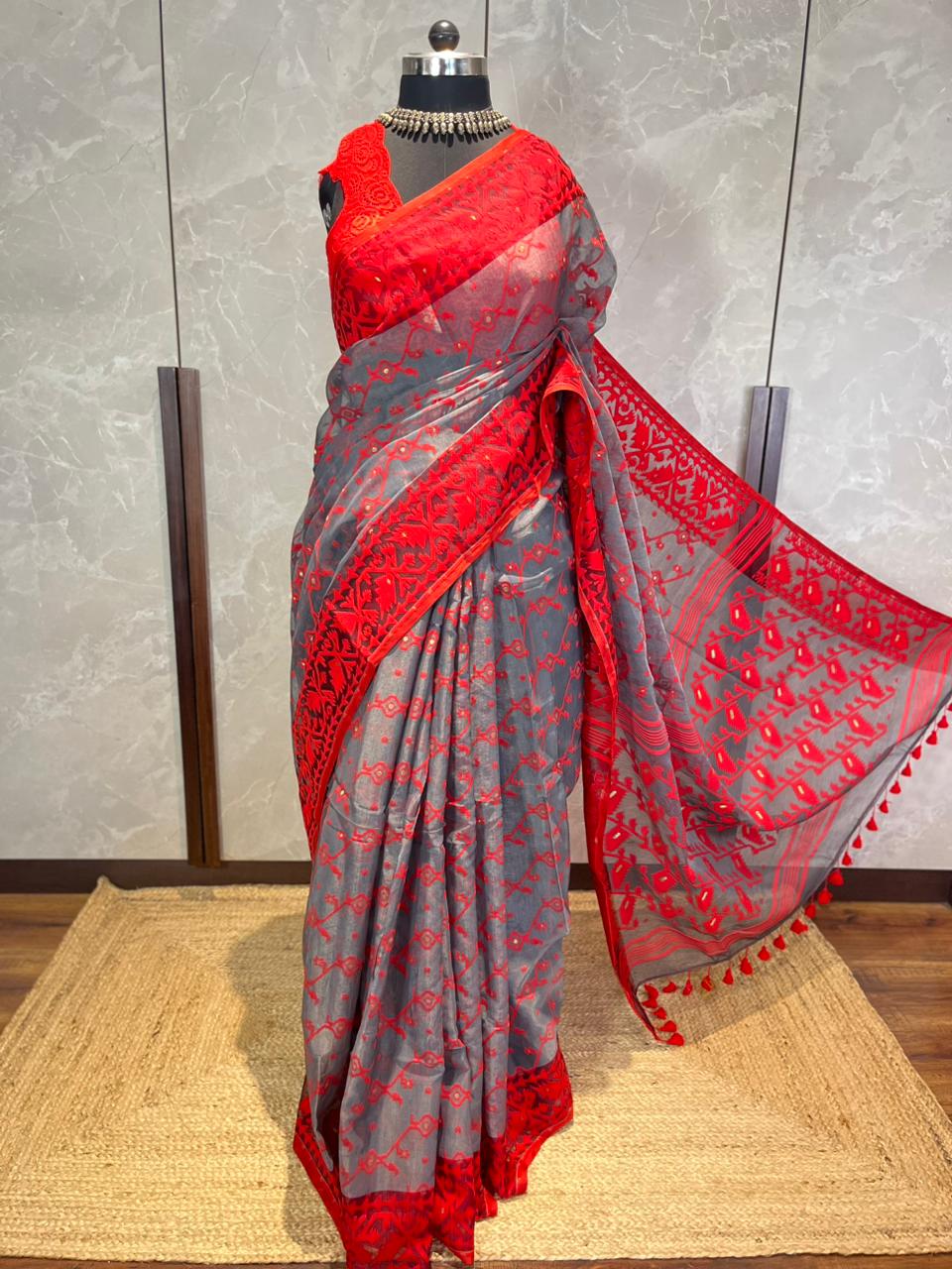 Surkh Dhuan | Jamdani Saree