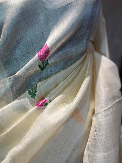 Roses n Creme | Tussar Silk Saree